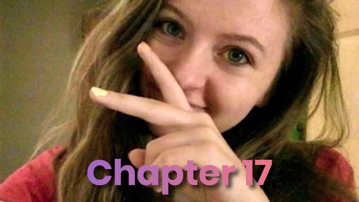 Cute selfie of Diana giving a peace sign